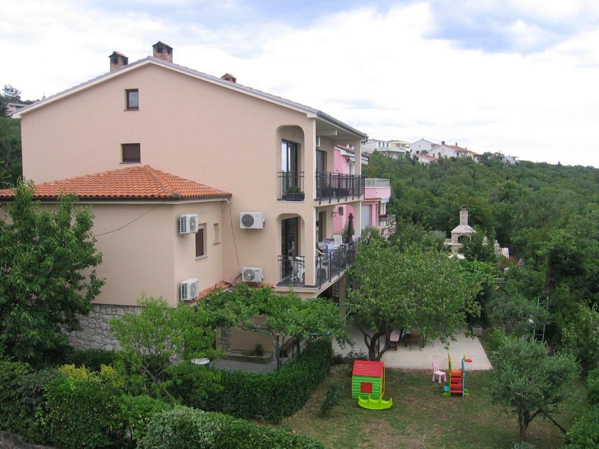 Apartman Valentic Appartamento Jadranovo Esterno foto
