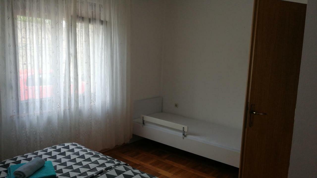 Apartman Valentic Appartamento Jadranovo Esterno foto