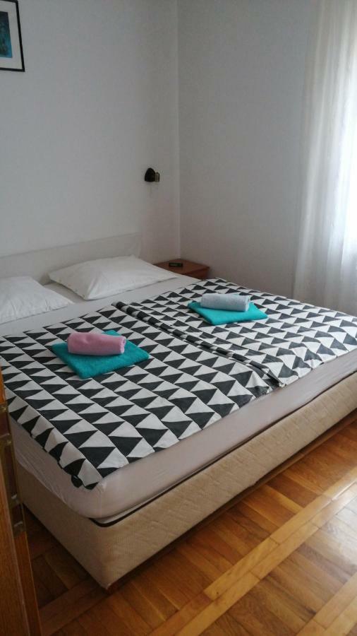 Apartman Valentic Appartamento Jadranovo Esterno foto